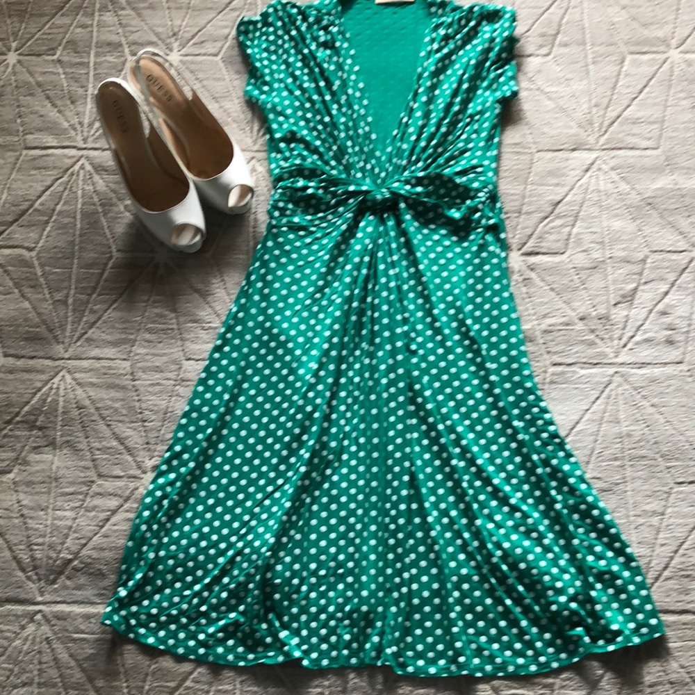 🎈Krisp Green & White Polka Dot Tie Back Dress